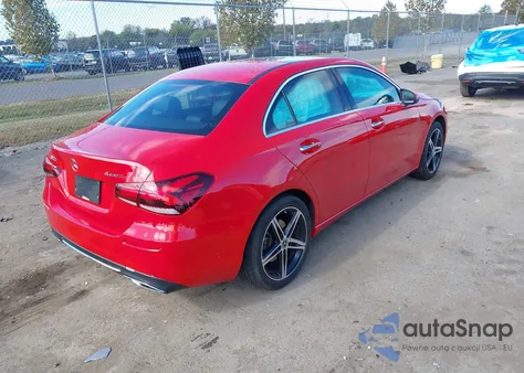 2019 Mercedes-Benz A 220 4Matic z USA, uszkodzony, nr VIN WDD3G4FB2KW025190